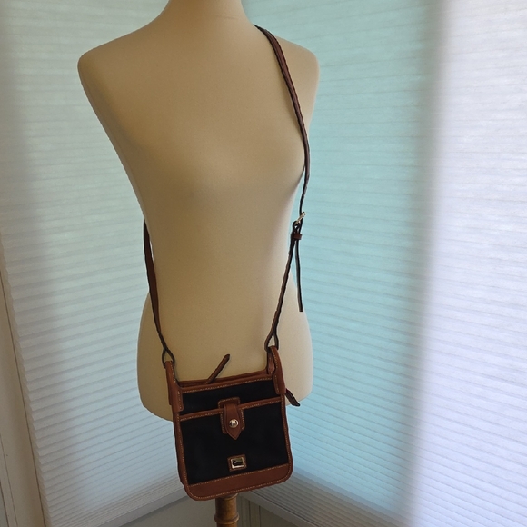 Dooney & Bourke Black and Tan Crossbody Bag - Picture 2 of 6